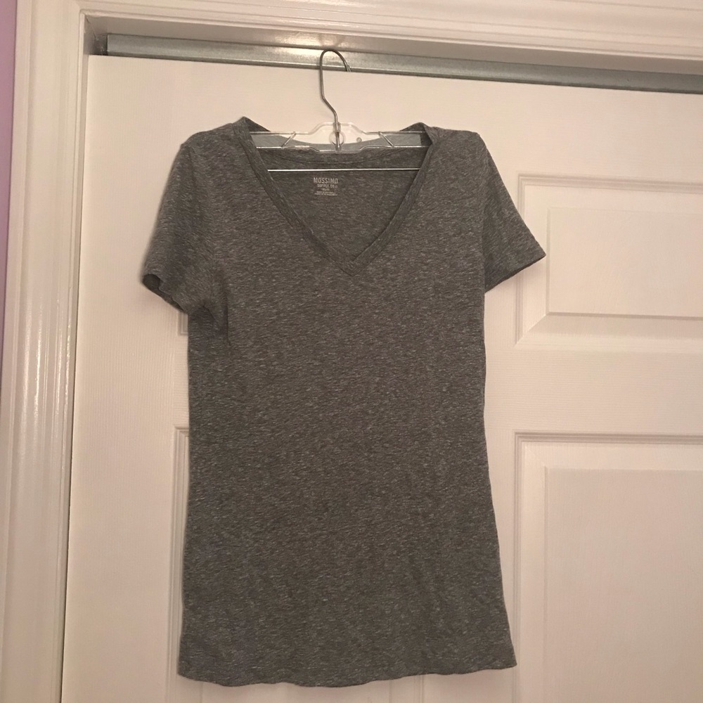 grey shirt